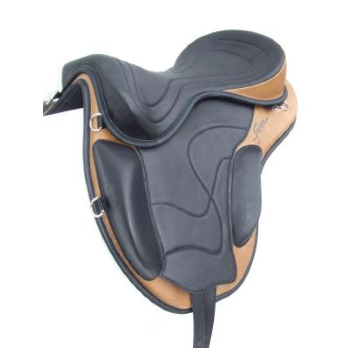 Freeform Classic Treeless GP Saddle